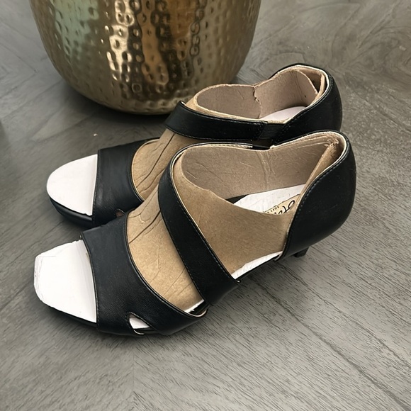 Women's Mega Open Toe Dress Sandal - Picture 6 of 7